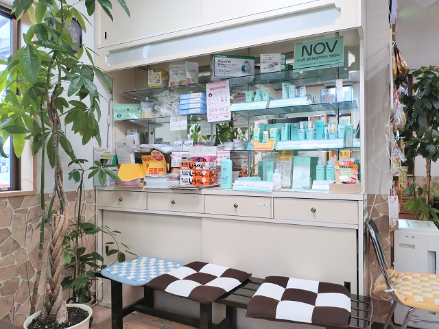 きりん薬局店舗内2